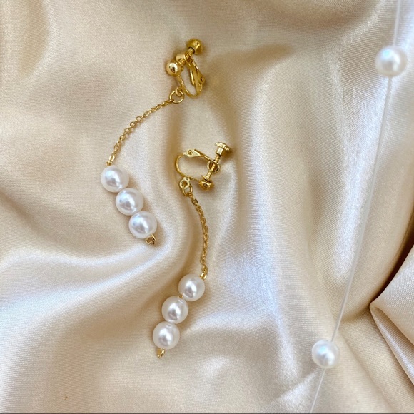 💕LAST ONE Clip-on Pearl Metal Earrings - Picture 2 of 9